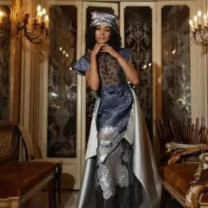Abito in bloccato, corpetto in tulle